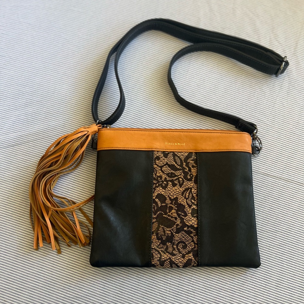 Crossbody black & tan bag with lace design